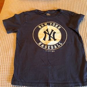 Kids Yankees t shirt